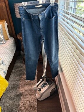 Levi Dark Blue Women’s Classic Stretch Jeans